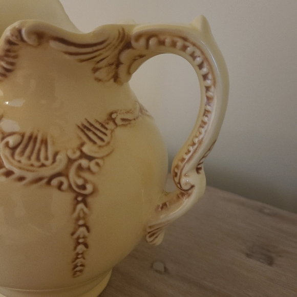 🔥Vintage Arnels 1975 Ceramic Pitcher - Picture 8 of 12